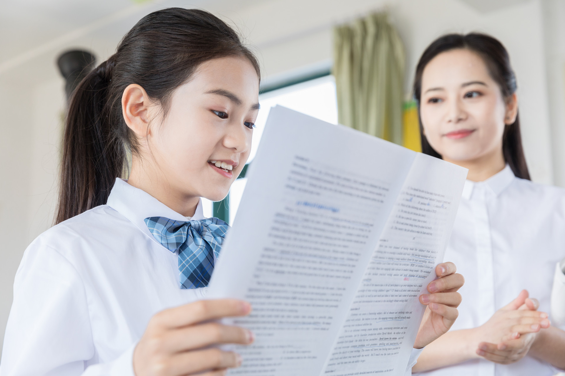 大学生有必要上班吗,大学生有必要做兼职吗英语作文