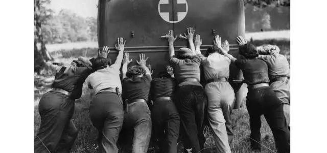 英国15-20世纪大变化女性服装,中世纪绝美服装