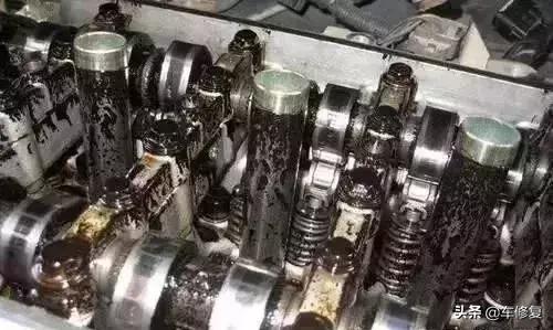 假机油造成危害的视频,使用假机油对汽车有什么危害