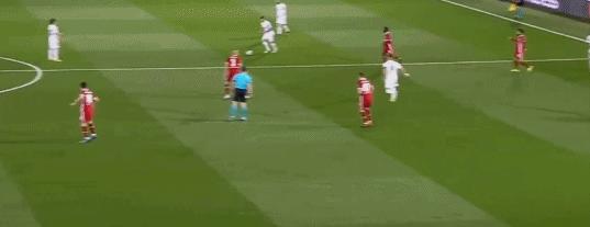 蓝月亮绝杀大黄蜂，银河战舰击退红军