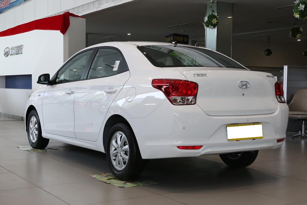 现代瑞纳4.99万就能入手,最实在最省油动力强价格优惠的车