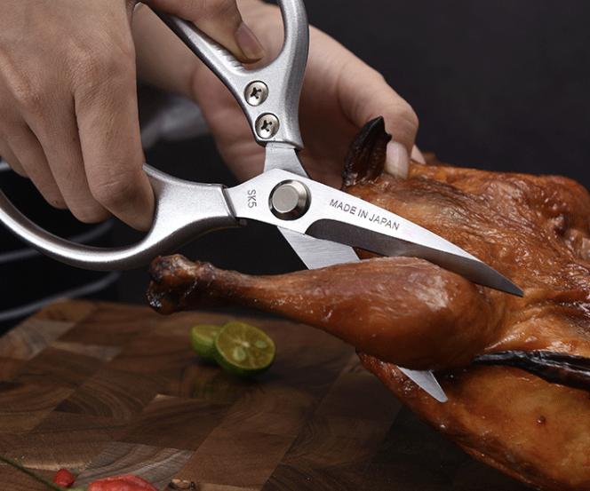 比菜刀锋利的剪刀,比剃须刀还锋利的菜刀