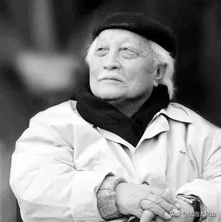 什么是国徽照片,什么是国徽徽章素材