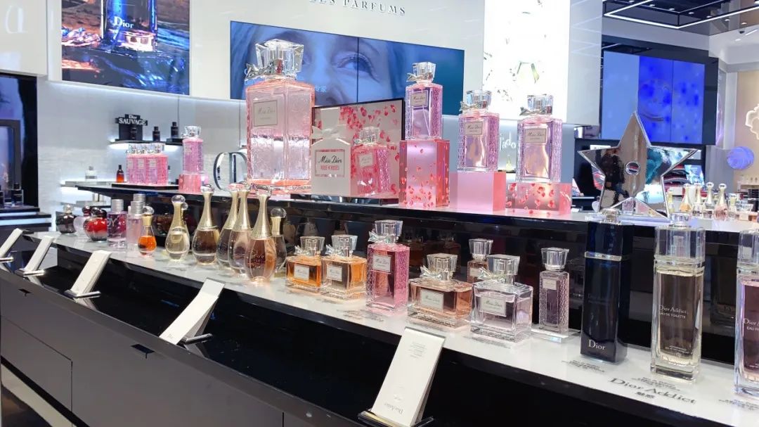 哈尔滨dior专柜远大,dior迪奥官方线上精品店