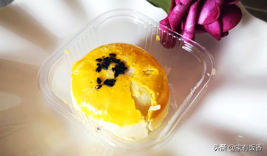 蛋黄酥9.9一箱包邮,蛋黄酥一箱9.9包邮