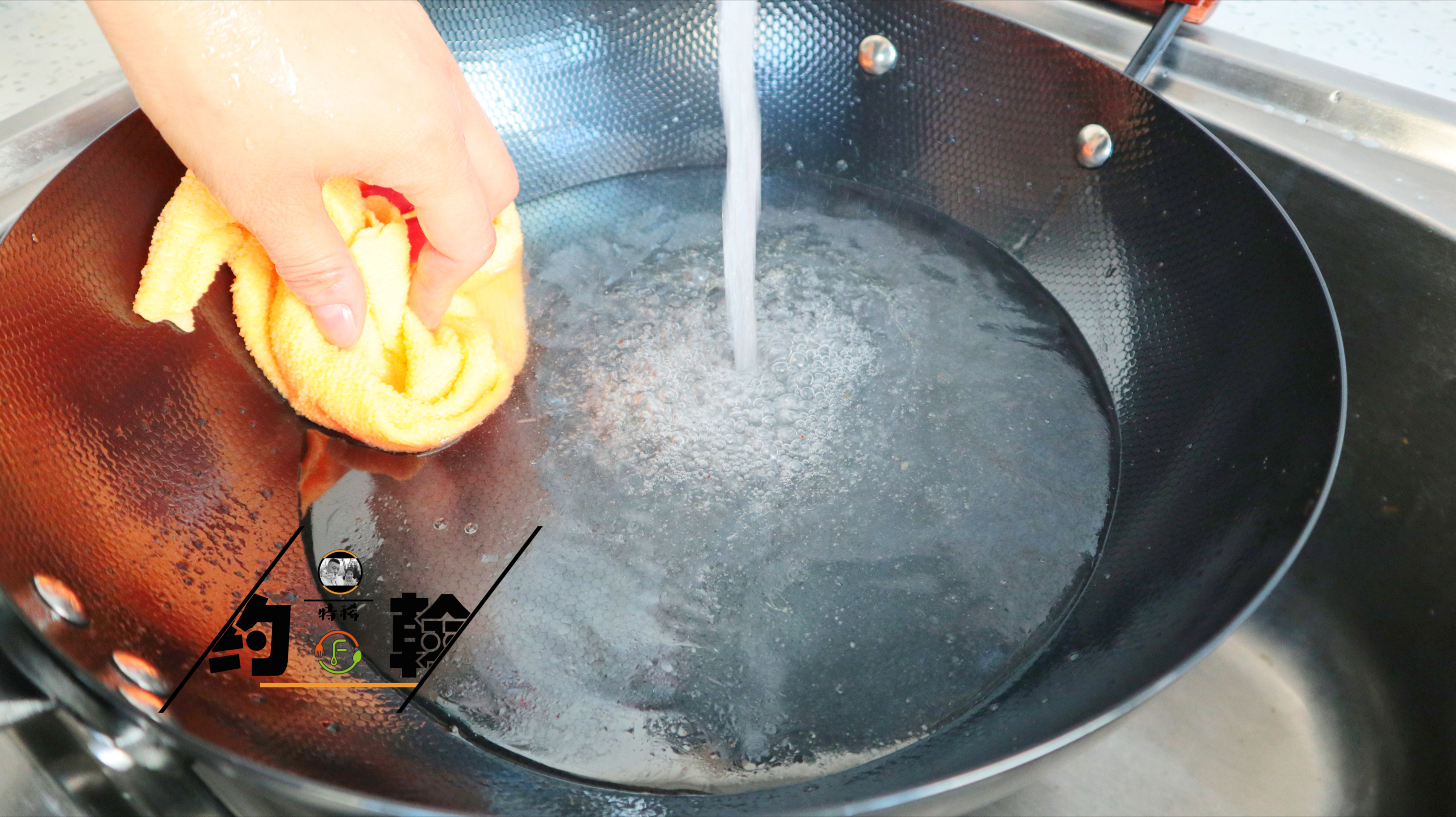 不粘铁锅新锅的正确开锅方法,不粘锅的正确开锅方法铁锅
