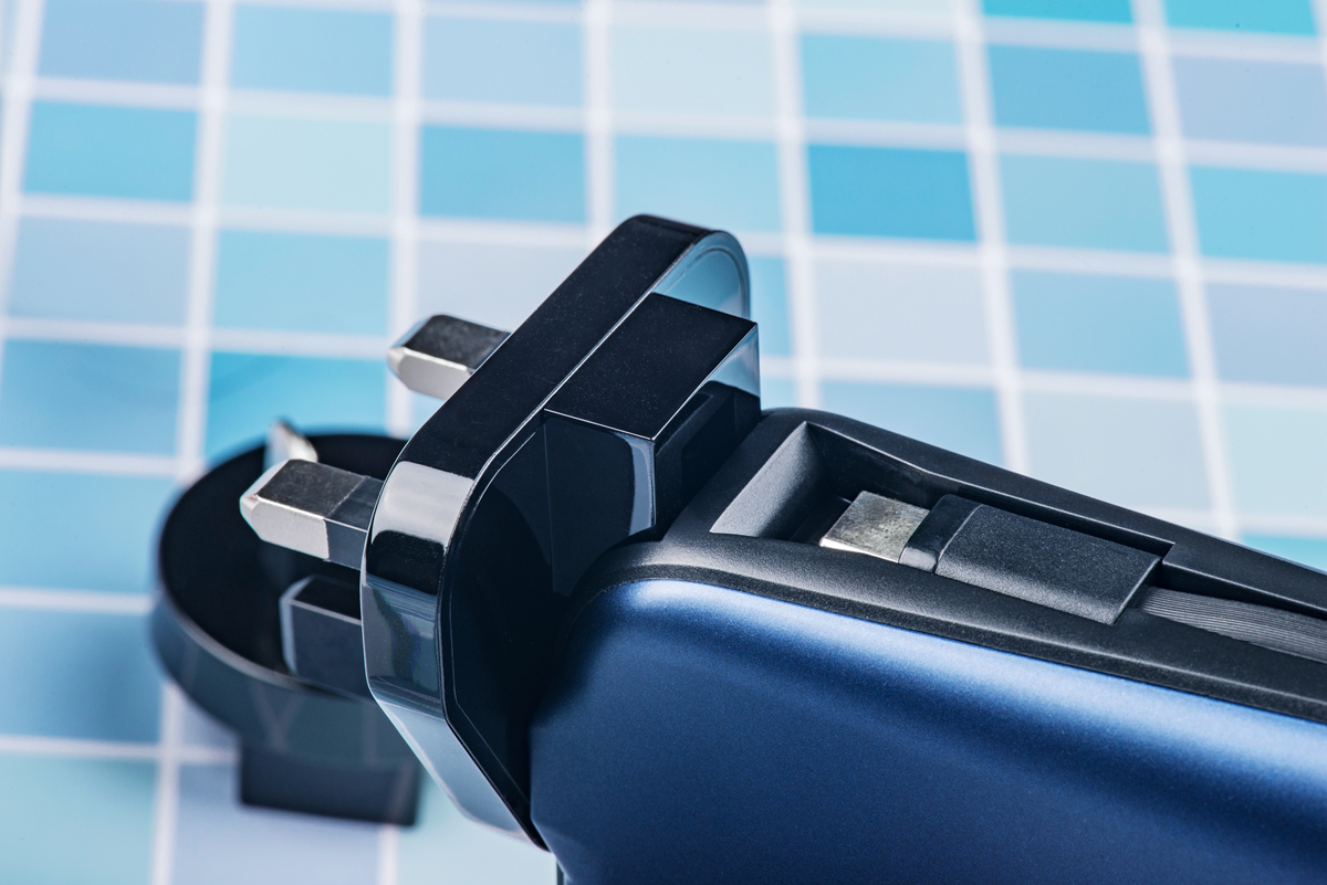 出国游带什么移动电源？IDMIX大麦三合一超级旅行充，一个够了