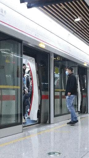 刚租的房子,打扫时发现的前租客留下的东西,要告诉房东吗?