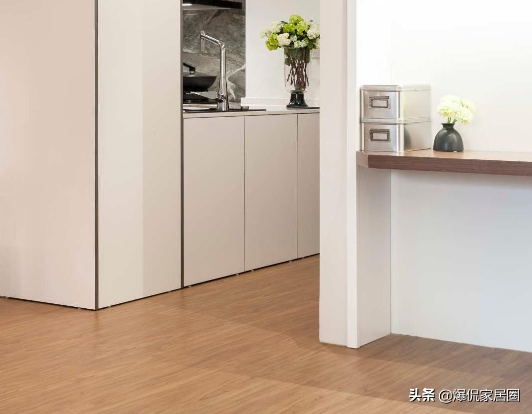 装修墙壁怎么保护踢脚线不被弄脏,去除踢脚线后的墙面怎么处理