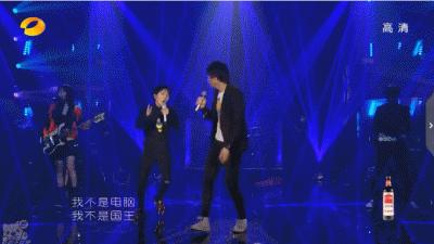 除了粉丝都说他不配？