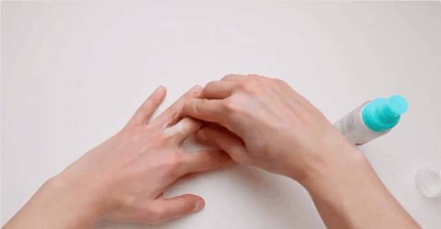 戒指卡住手指肿了怎么取下来,戒指卡住了怎么办小妙招