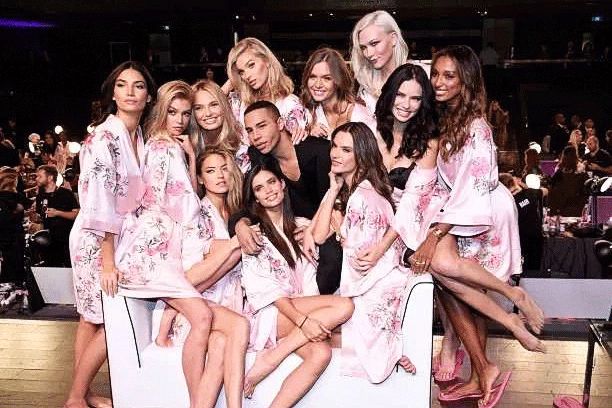 女星举办最“丑”内衣秀获赞：真正的审美，从来没有标准