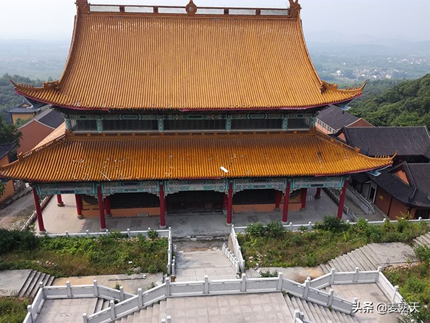 去偶遇朝气蓬勃的老年人,遇到一位很淳朴的老人
