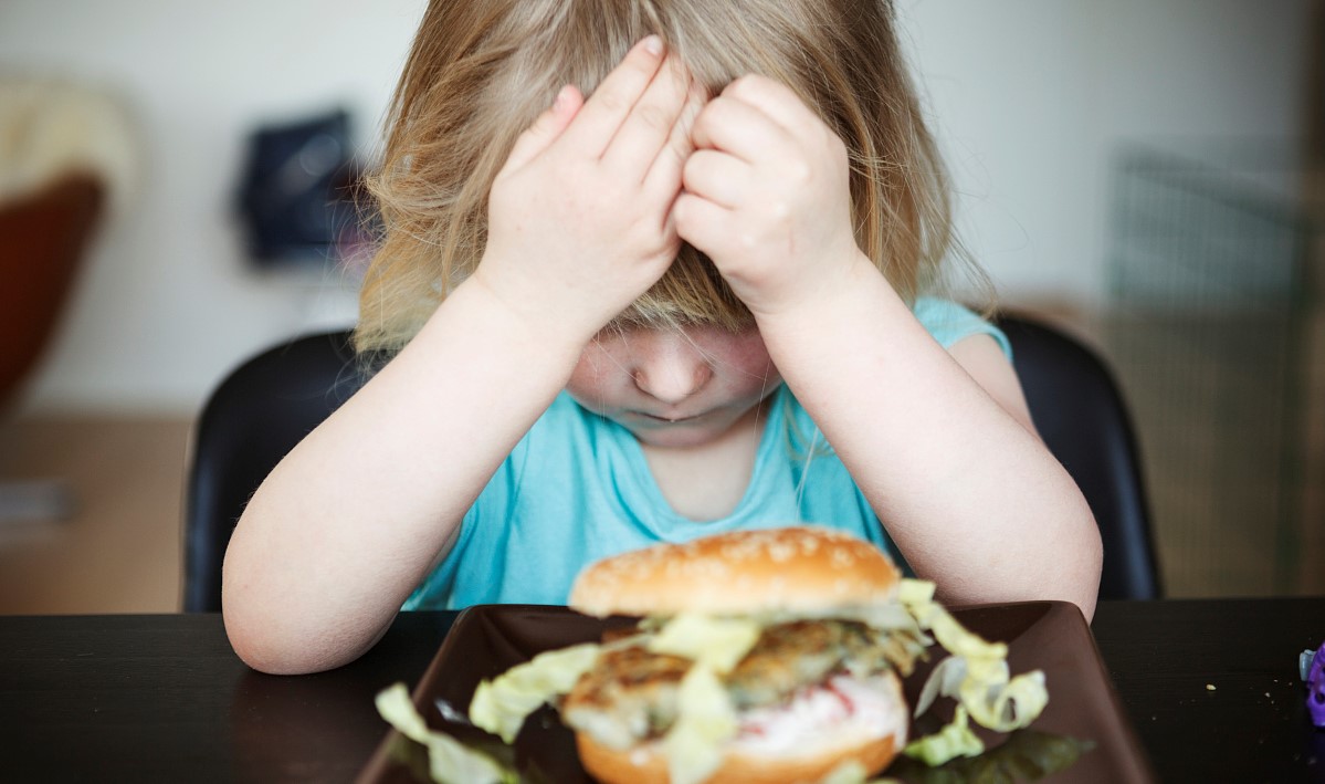 胃肠积热的发病机制较为复杂，外感邪气是胃肠积热的主要病因之一