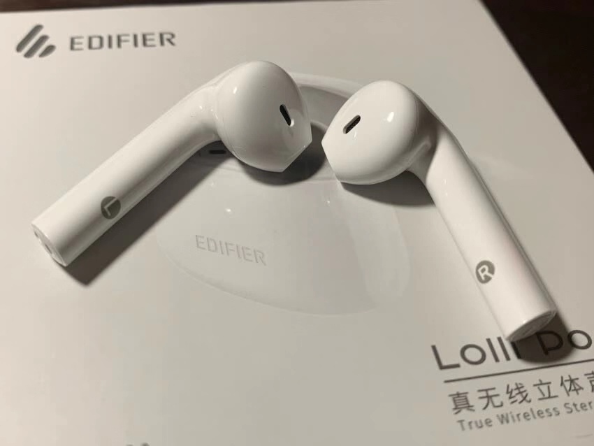 漫步者lollipods和airpods尺寸,苹果用airpods好还是用漫步者好