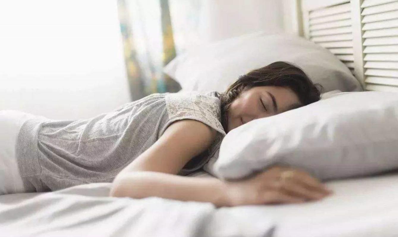 一觉醒来腰酸背疼无力,一觉醒来腰酸背痛该怎么解决