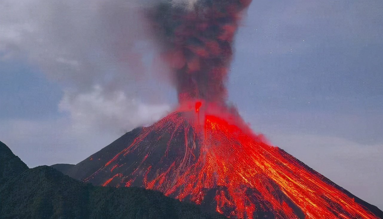 长白山天池海拔2189米,鱼无法游到这里,这些鱼哪来的?