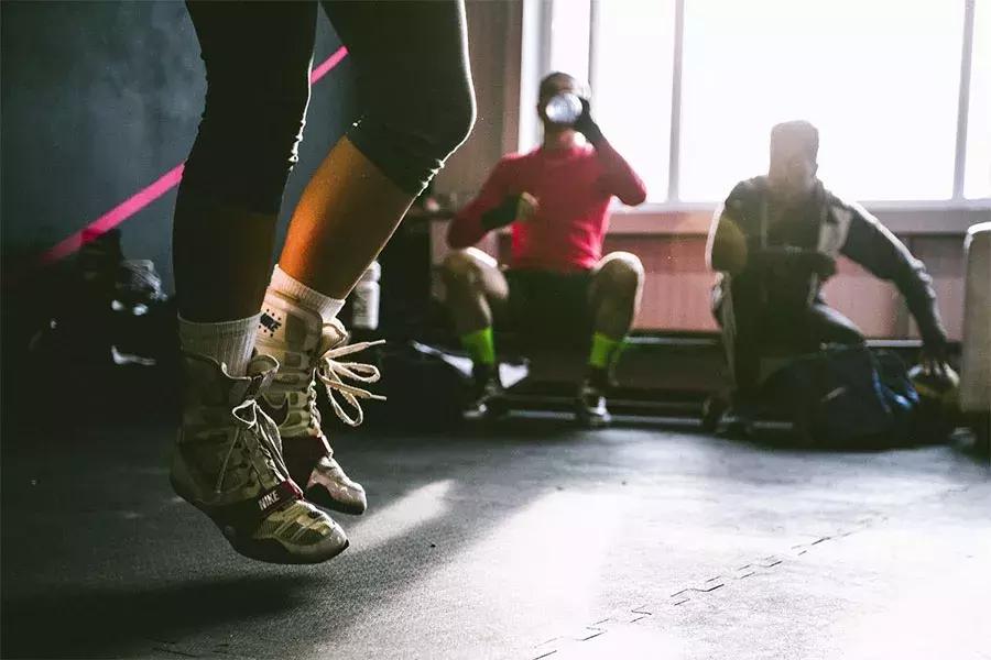 办健身卡不需要私教自己练可以吗,办健身卡如何健身