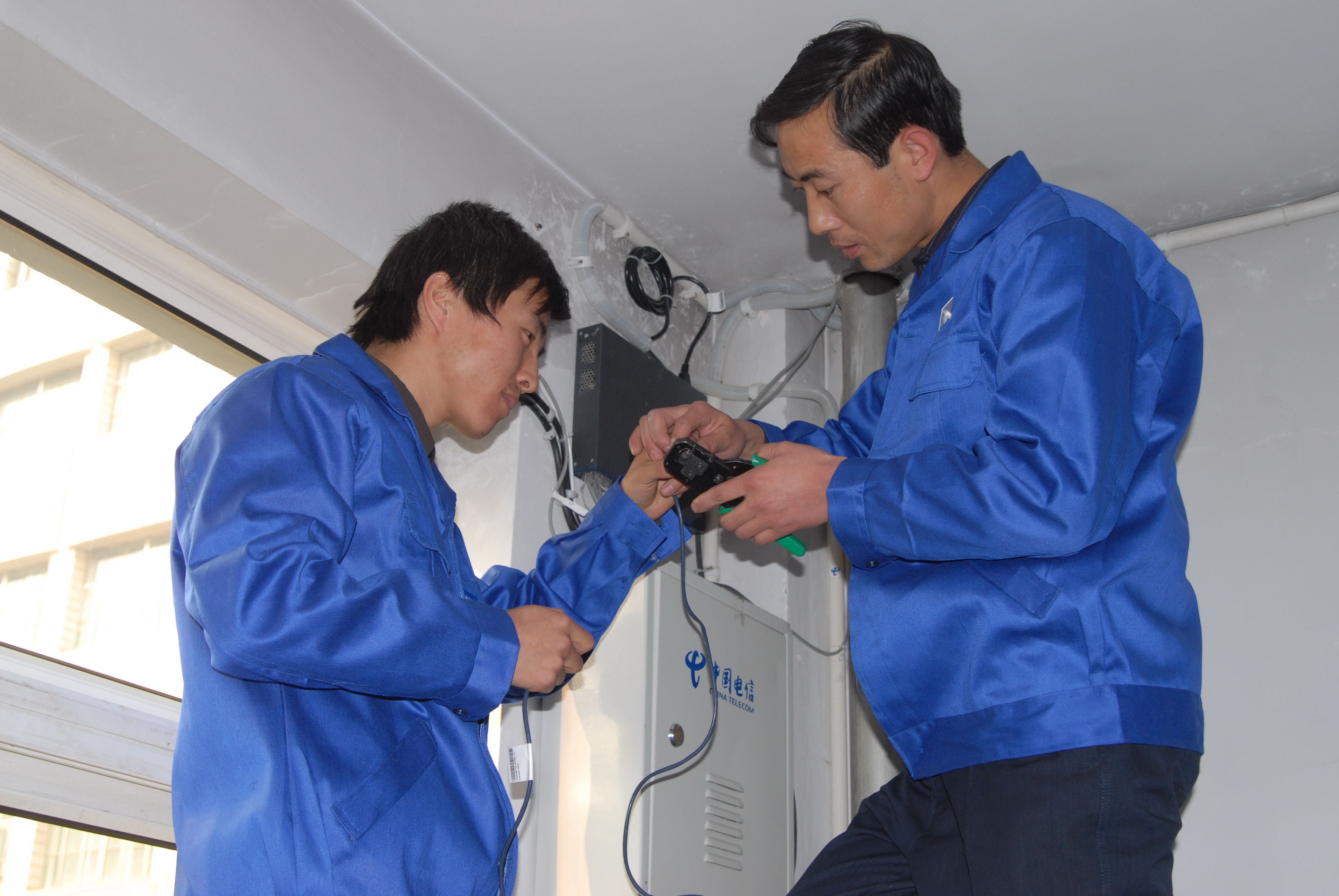 「横贯东西南北·服务千家万户」——甘肃通信网络建设综述