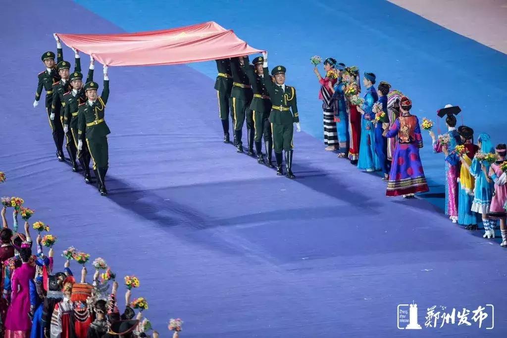 郑州奥体中心震撼场面,郑州奥体中心晚上视频