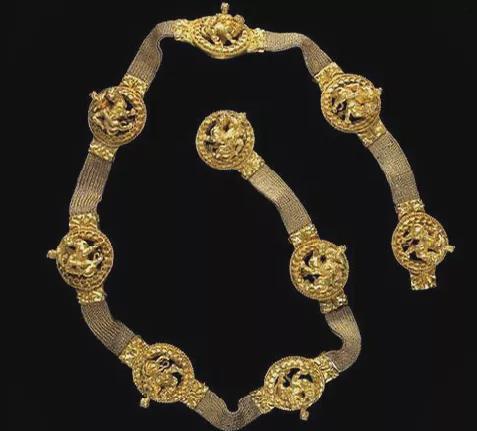 西域魅影是什么,西域魅影是人吗