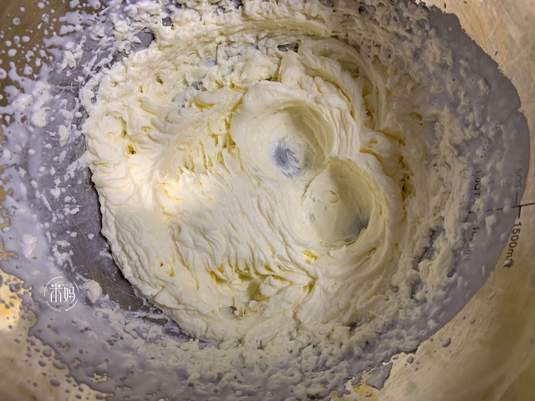 教你一招自制纸杯蛋糕,自制纸杯蛋糕做法烤箱家庭版