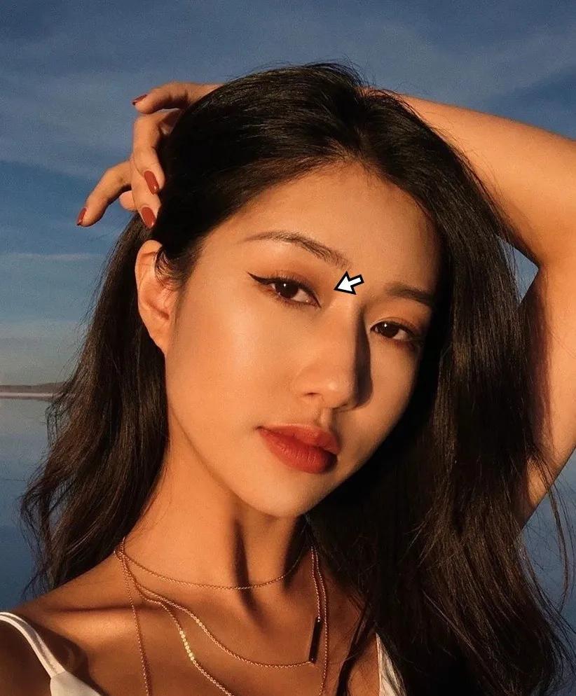 为什么感觉自己妆淡更好看,为什么感觉自己的妆上镜不好看