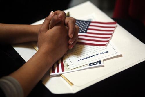 外国人加入中国国籍是什么民族,老外加入中国国籍身份证什么样的