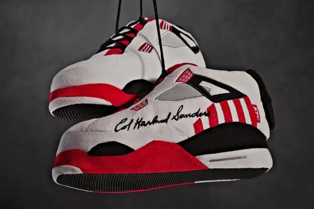 胆小慎入！村上隆僵尸雕塑近赏；宜家联名“抢钱”计划启动