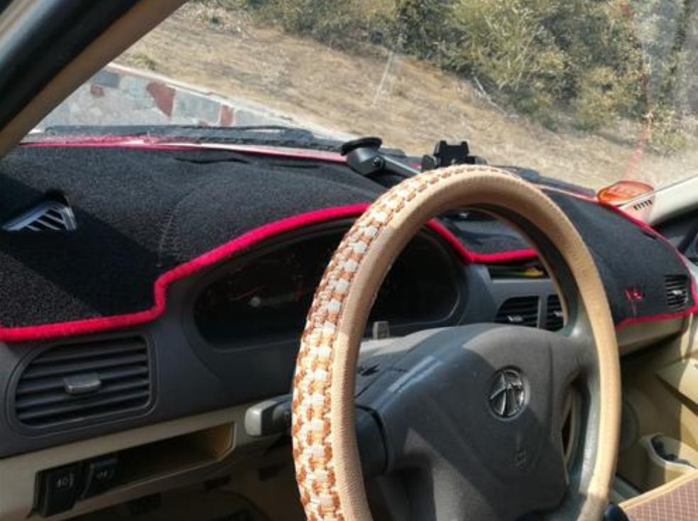 汽车中控台避光垫是黑色的,汽车中控台避光垫影响气囊吗