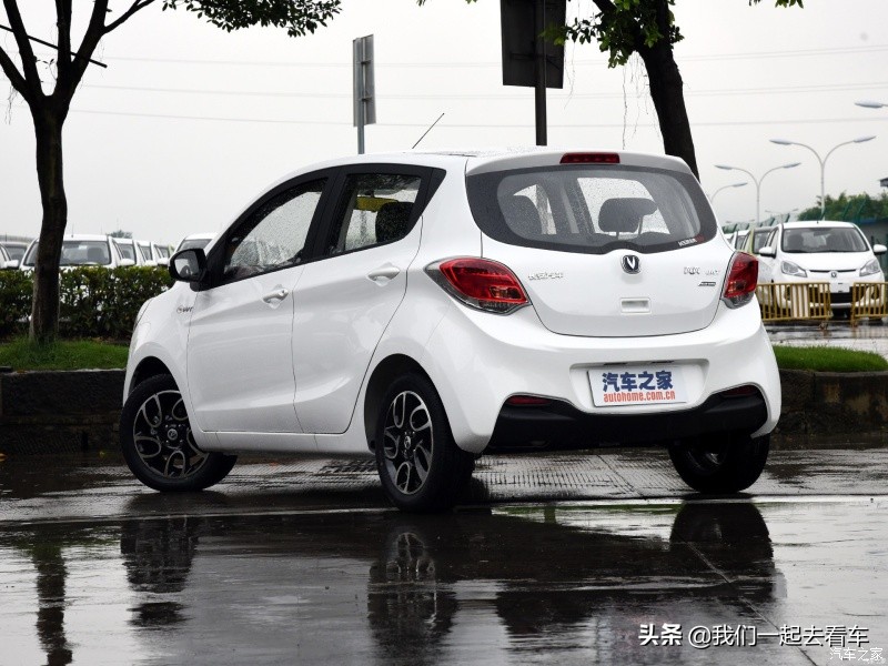 长安新奔奔天窗版,长安奔奔mini和奥拓哪个空间大