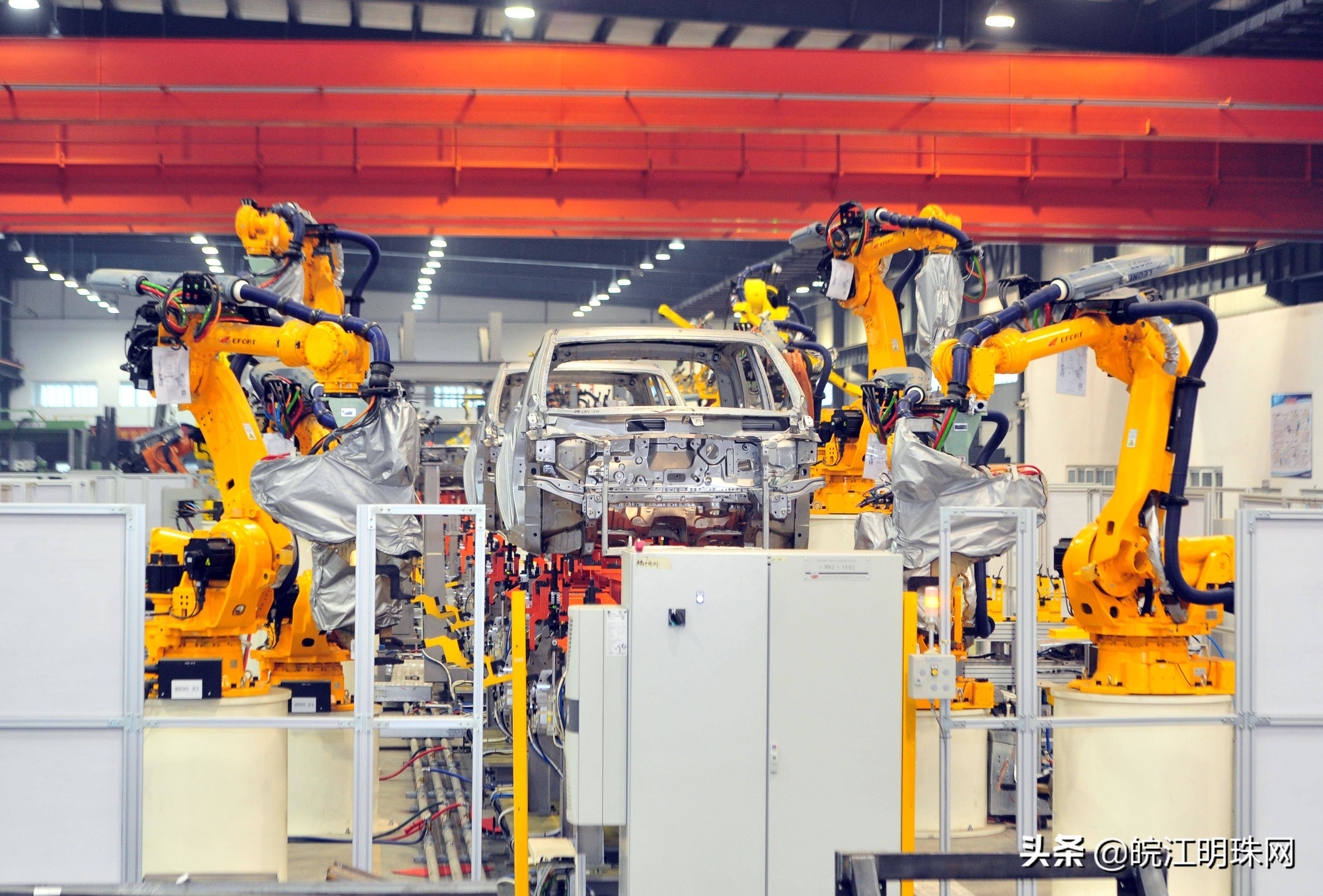 勇立潮头砥砺奋进文章,勇立潮头敢为人先作品