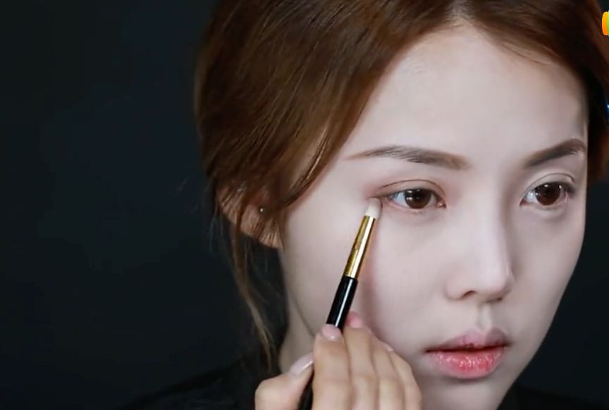 袁姗姗、唐嫣、马思纯的“伪素颜”，满满都是眼妆的硬技巧