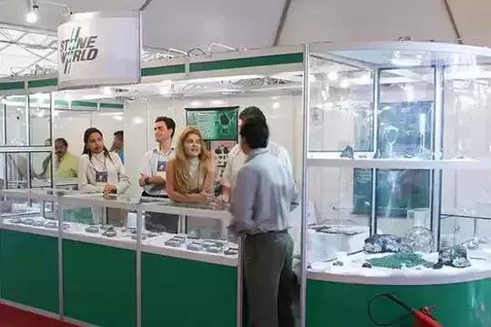 巴西奶奶绿这么贵是有道理的，开采太难了！都是高科技