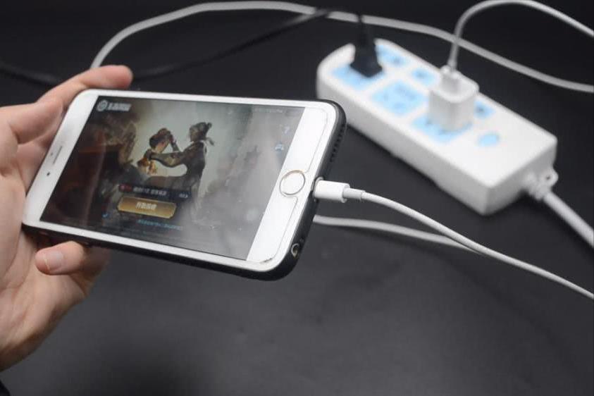 怎样充手机电池使用寿命最长,手机充电注意事项与保养