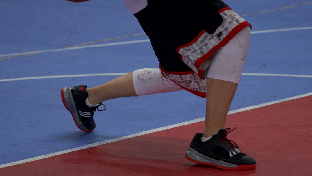 阿里纳斯1代简版复刻,阿迪2开头的实战篮球鞋