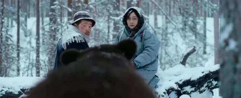 《囧妈》:得体的亲子关系,不需要靠一个狗熊来重构