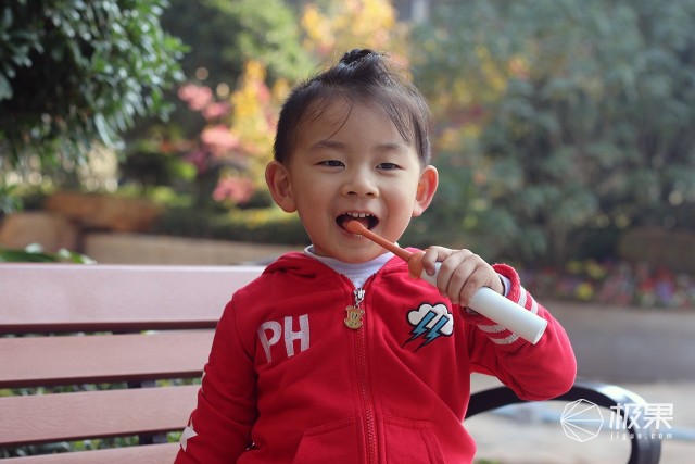 更懂儿童的儿童电动牙刷——iite牙小白S2体验