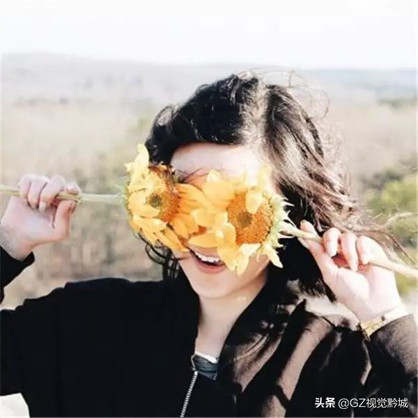 拍照完美避开所有镜头,拍照时怎样克服不看镜头的尴尬感