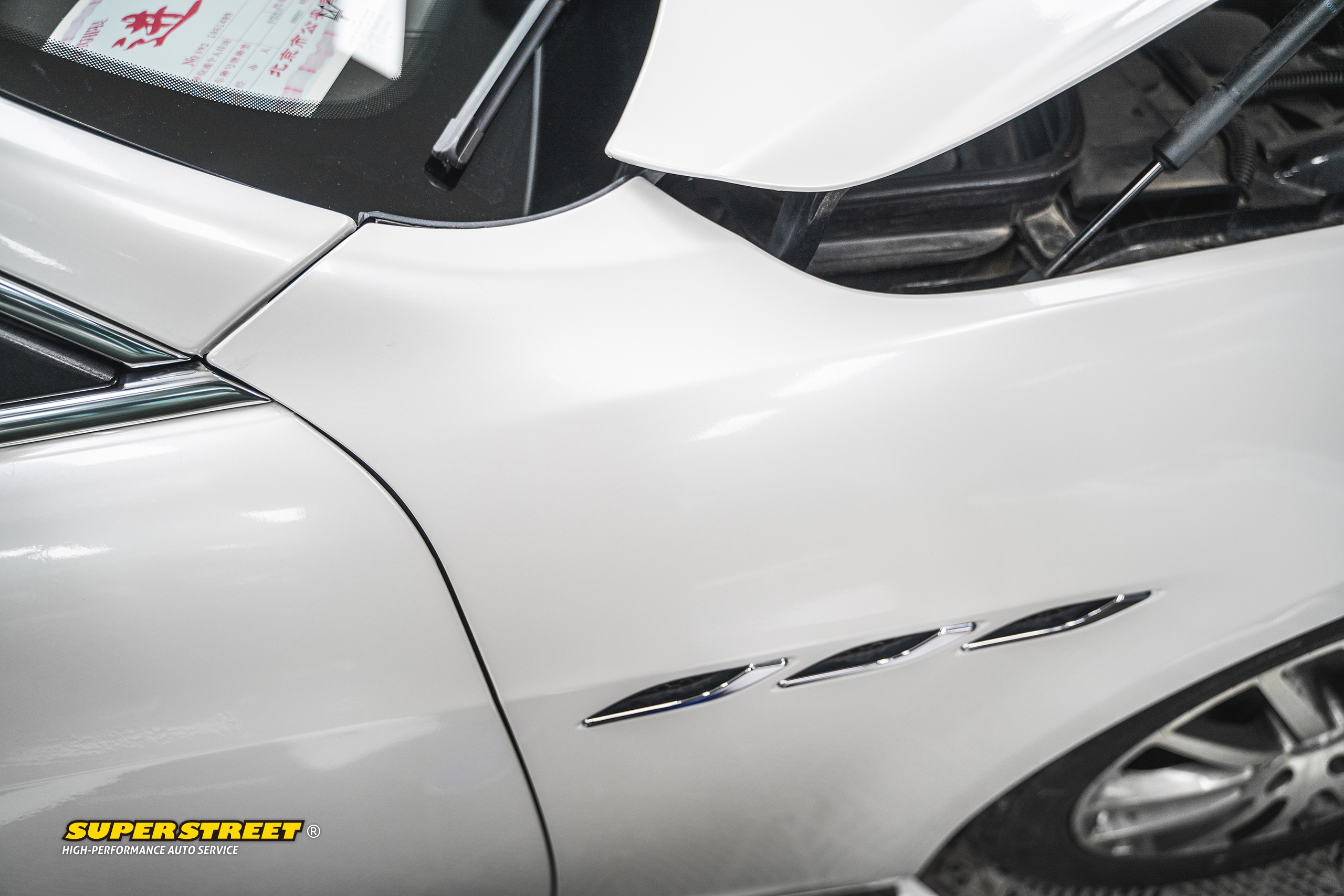 玛莎拉蒂吉博力汽车贴膜改色,superstreet改装