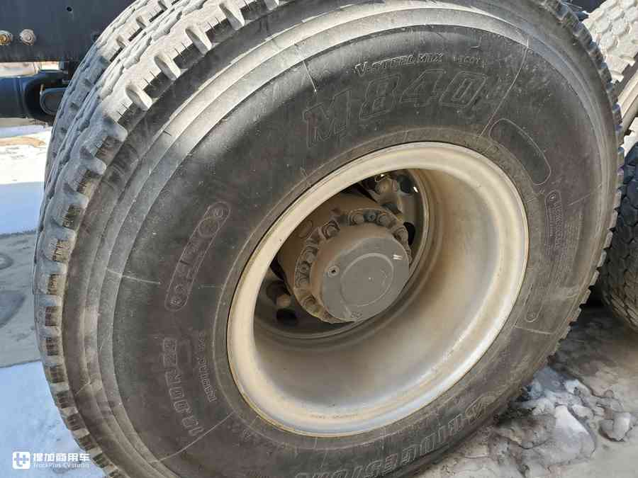 雷诺Kerax泵车实拍,专为恶劣工况而生，如今见到这样的老车太难得