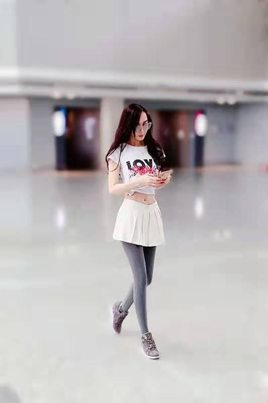 51岁萧蔷晒照,52岁萧蔷新照宛若少女