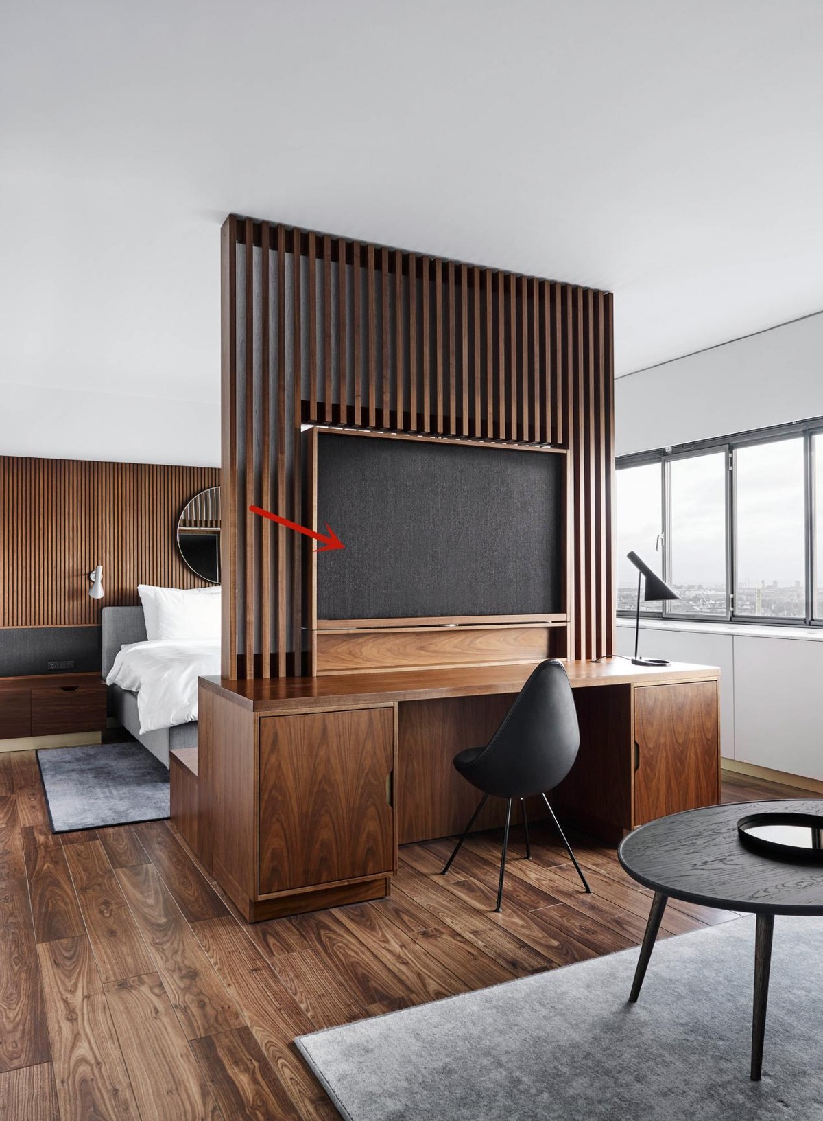 卧室和客厅都装了电视，我选择这种隔断，可旋转直接能两用