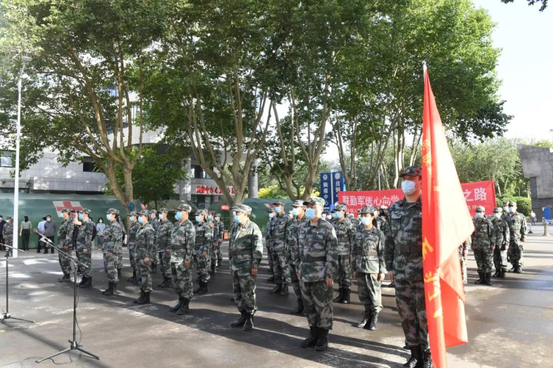 这个外国人,凭什么感动中国?踏上他走过的路就明白了