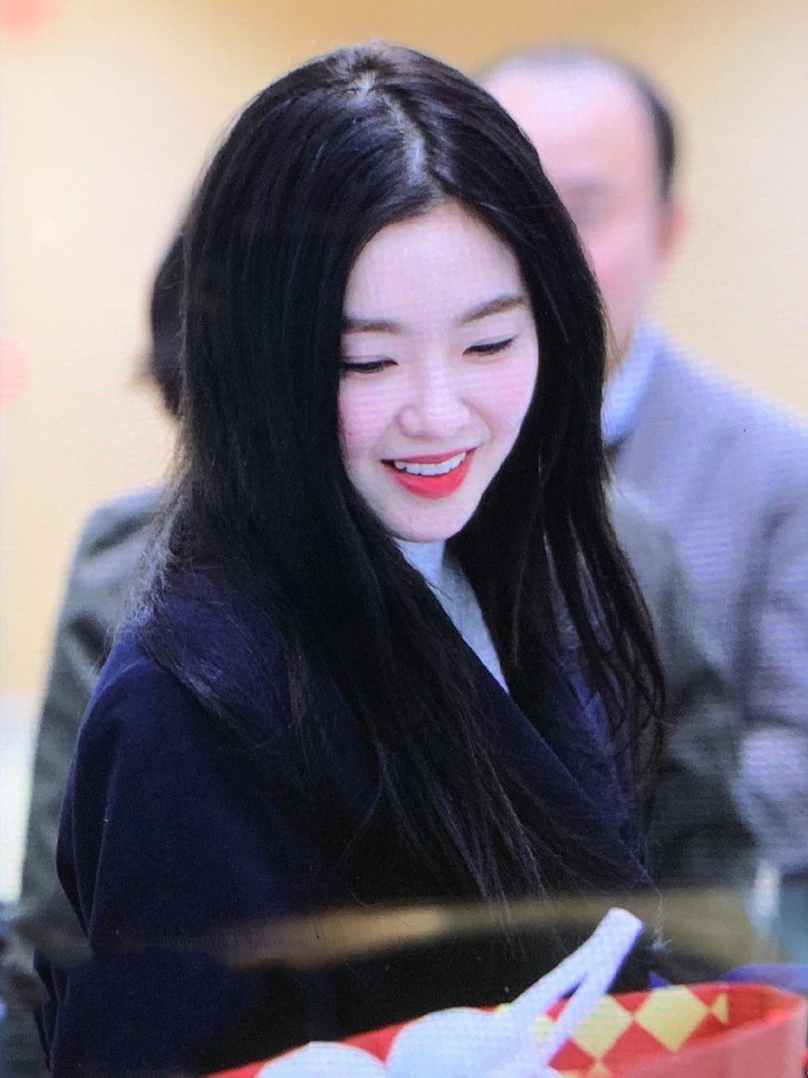 裴珠泫最新机场照同款穿搭 (张天爱vs裴珠泫)