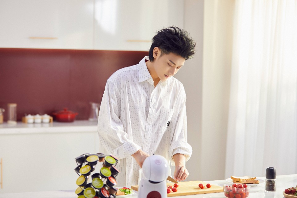 黄子韬和雀巢咖啡,黄子韬代言的奶茶