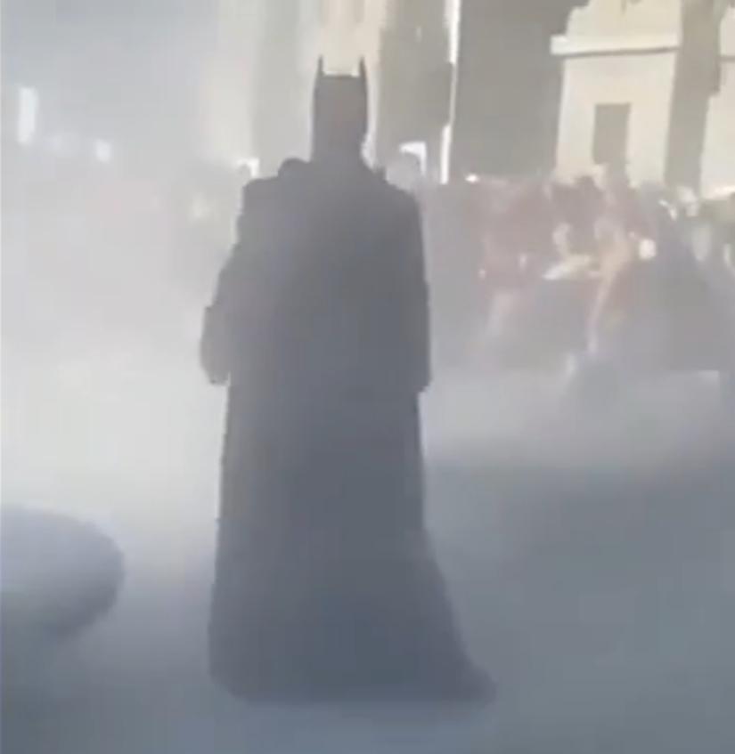 西边的灯塔就要熄灭了