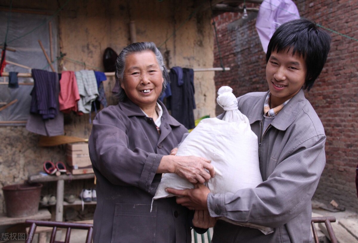 农村遇见不说理的邻居怎么办,农村遇到不说理的邻居怎么处理