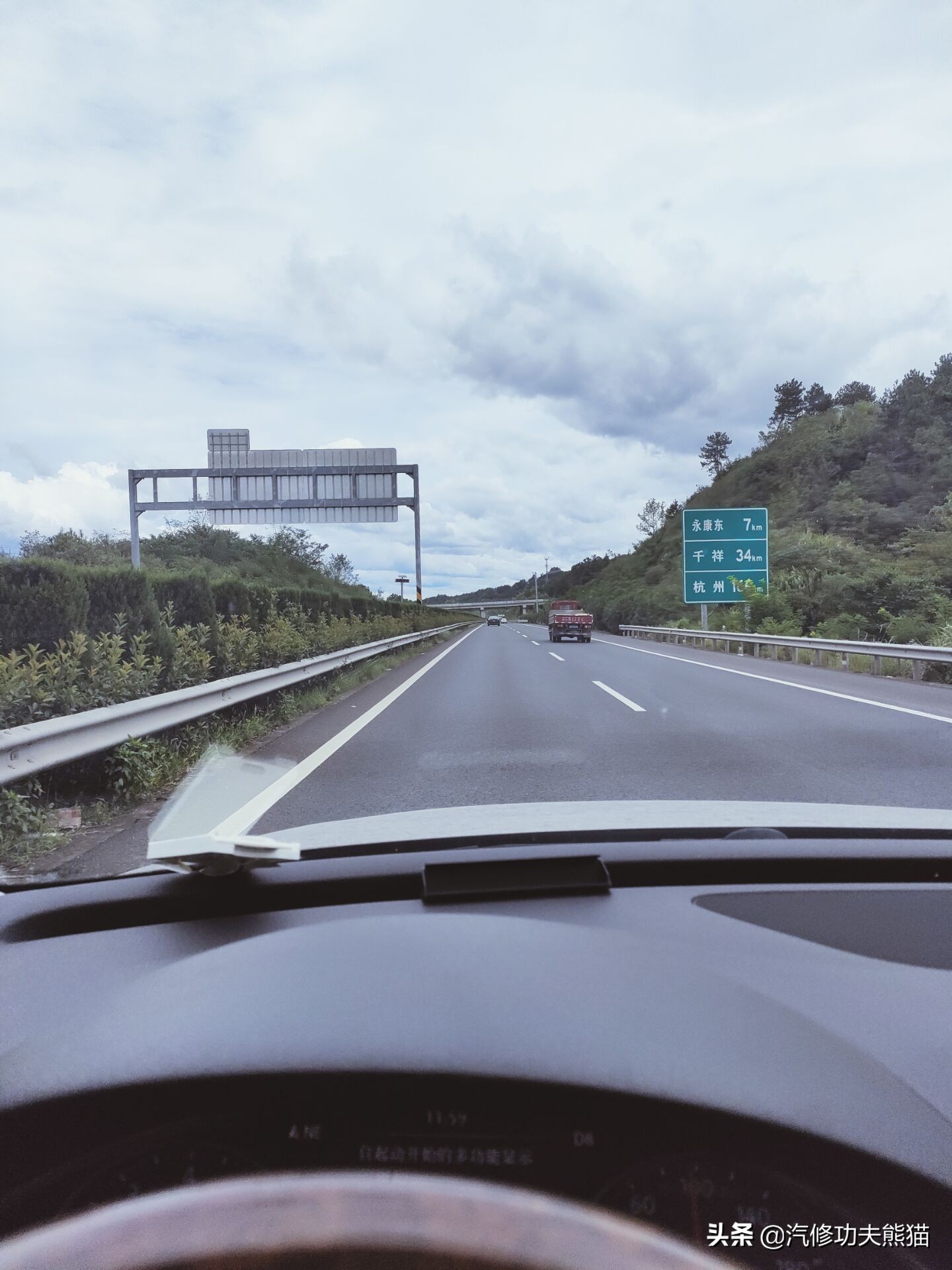 新款大众途锐烧机油吗,百万豪车为什么还烧机油