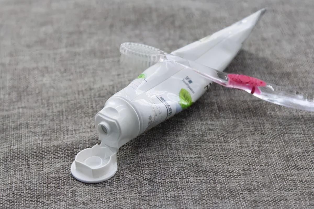 牙齿松动不敢嚼东西怎么办,牙齿松动不敢咬东西一咬就疼